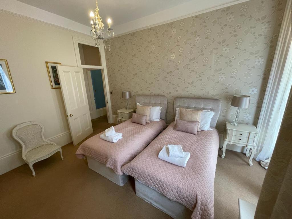 50a Clifton Garth *